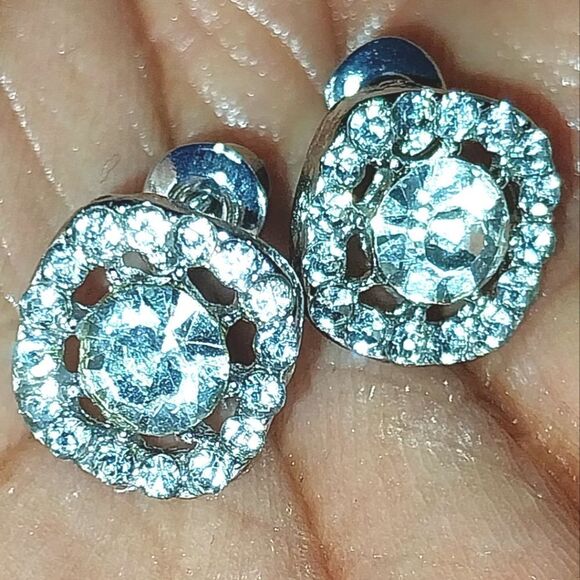 Elegant vintage stud earrings - Picture 3 of 5